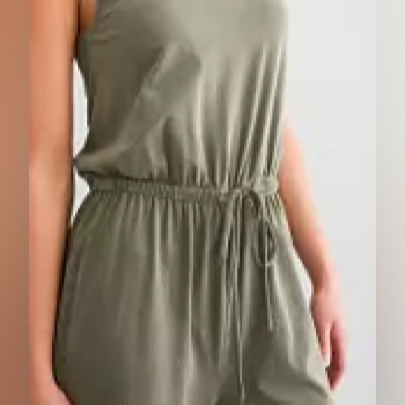 Olive Green Sleeveless Jumpsuit - Picture 2 of 8
